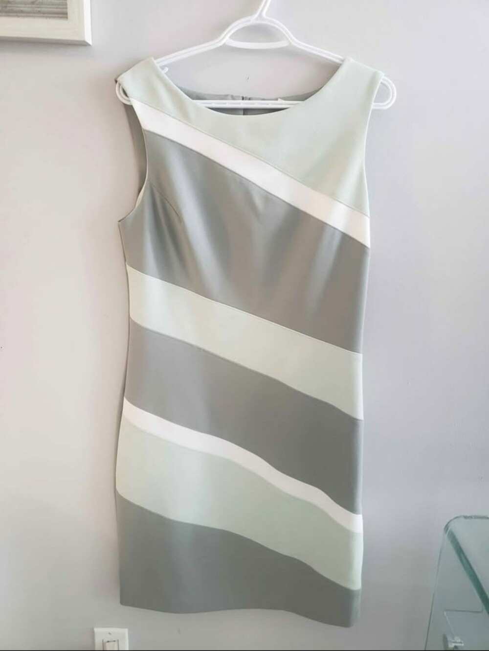 connected apparel Gray and Pale Mint Diagonal Colorblock Shift Dress
